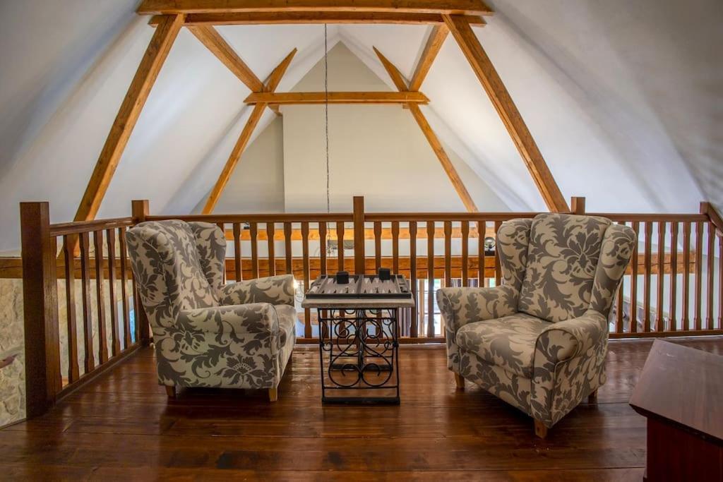 7 Bedroom Secluded Villa Close To Prague Ржичани Экстерьер фото