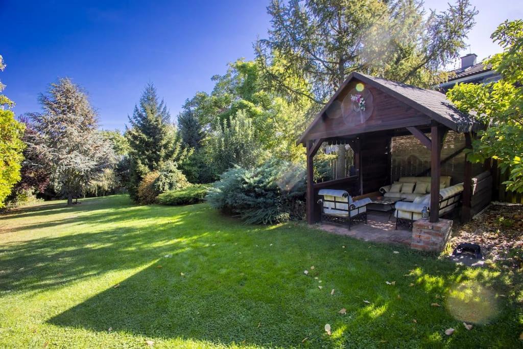 7 Bedroom Secluded Villa Close To Prague Ржичани Экстерьер фото