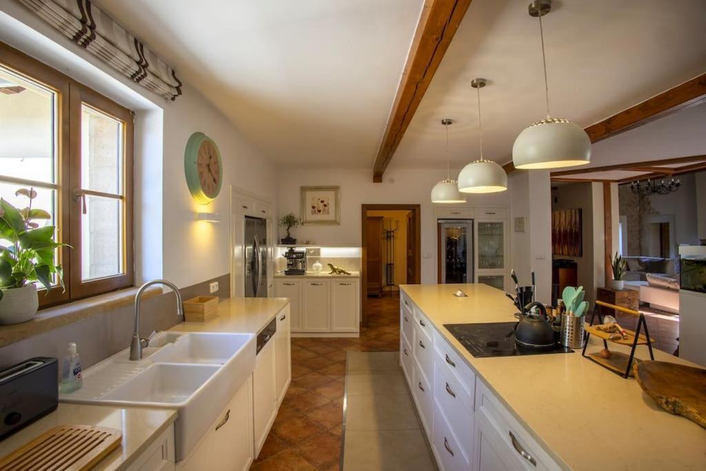 7 Bedroom Secluded Villa Close To Prague Ржичани Экстерьер фото