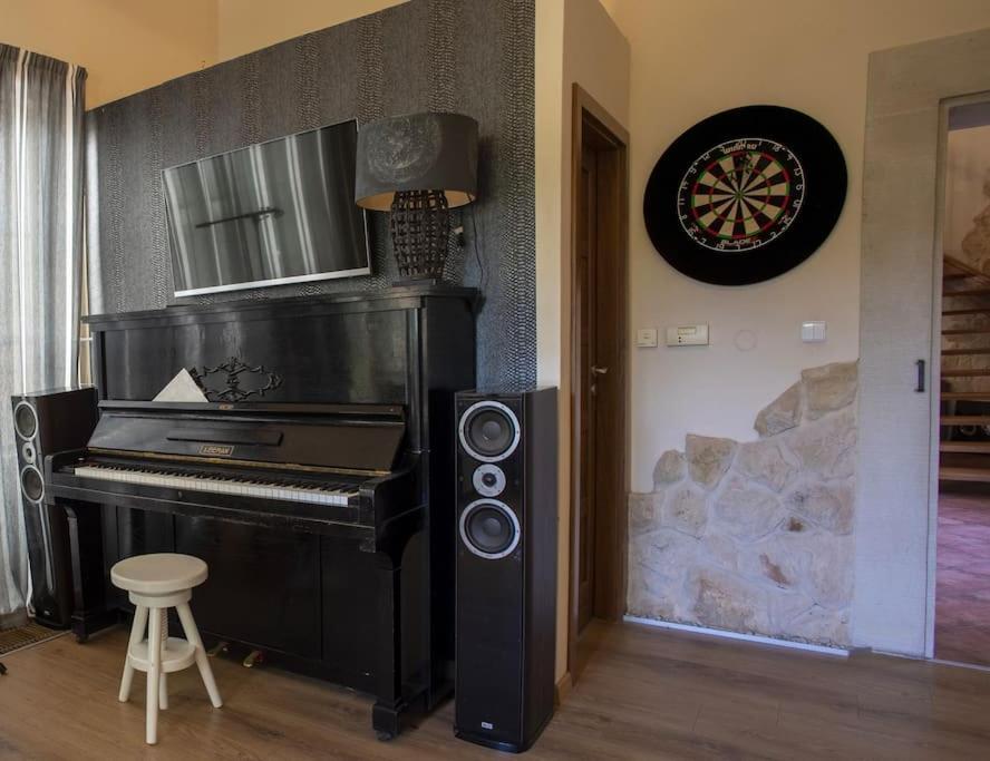 7 Bedroom Secluded Villa Close To Prague Ржичани Экстерьер фото
